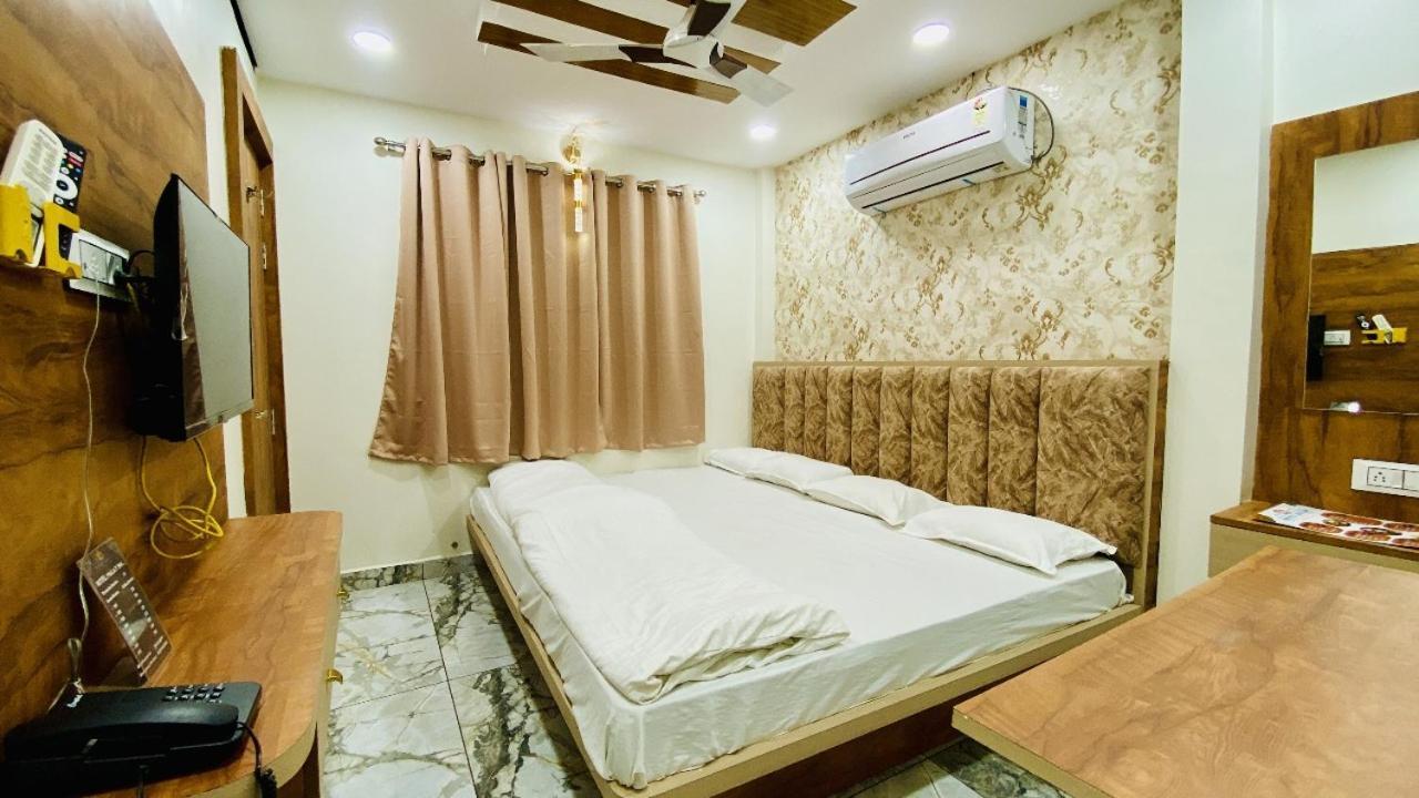 Hotel Malay Inn Ujjain Exterior photo